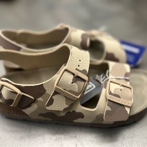 Birkenstock camo sandals - tan and brown #camo 39